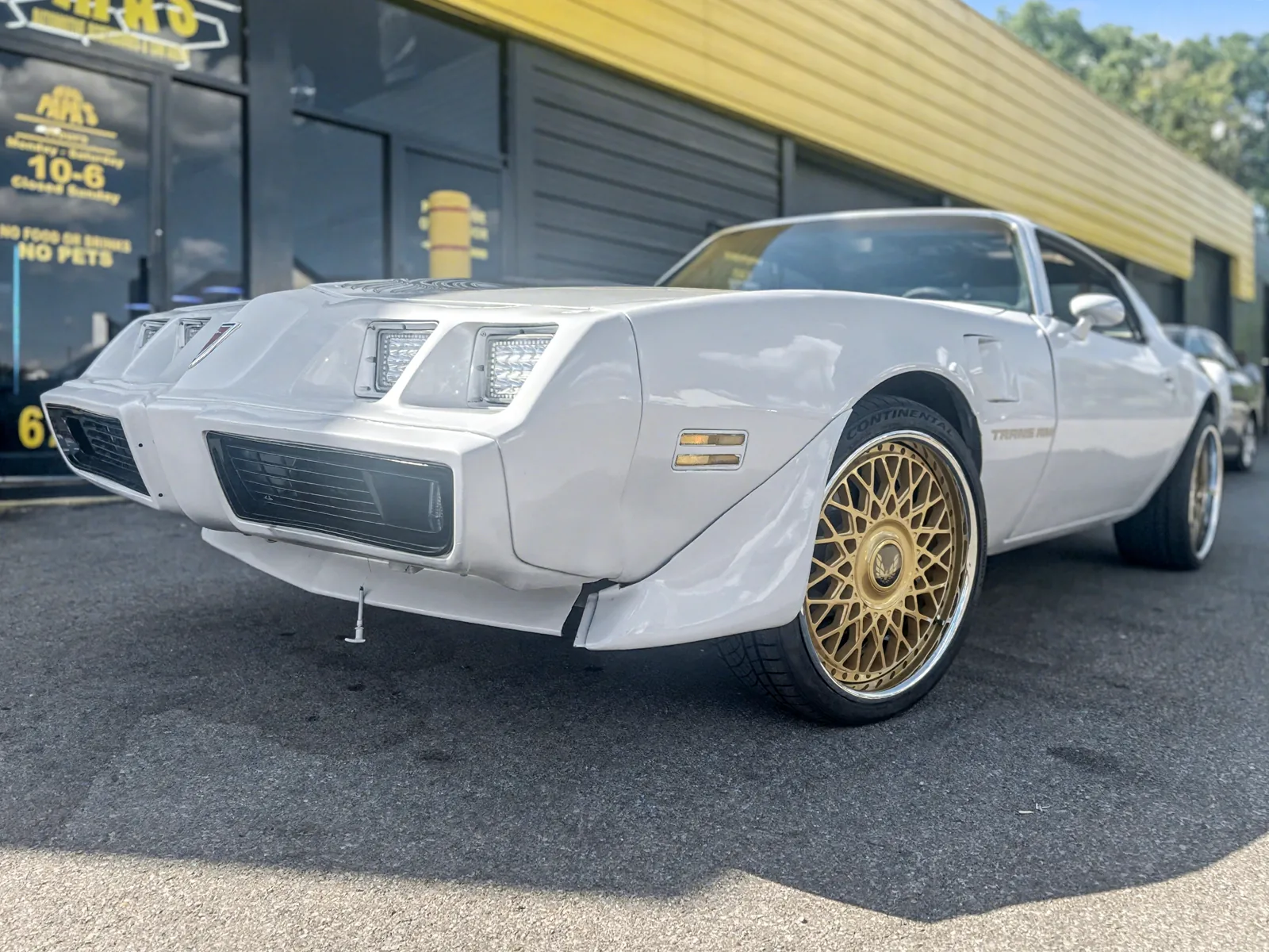 Pontiac Trans Am — Custom Wheels & Lighting